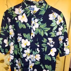 Old Navy Short Sleeve Sleeve Shirt   Size: Large Condition: Excellent  Floral